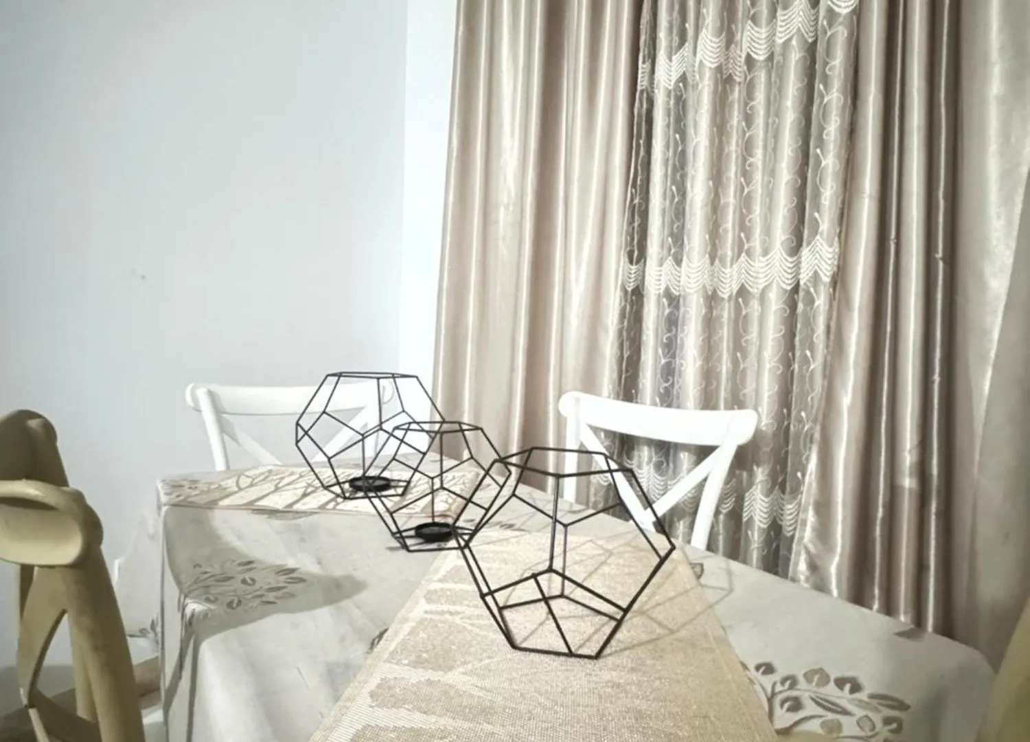 Appartement A Laouina En Face De Downtown Tunes Apartamento