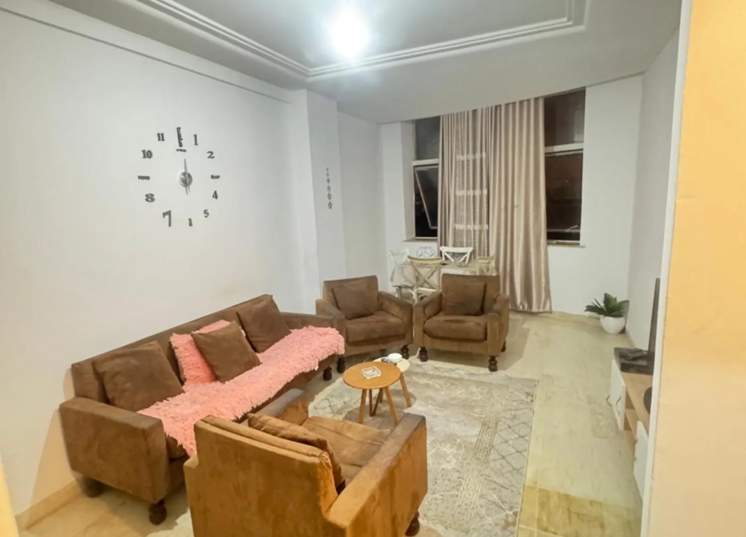 Appartement A Laouina En Face De Downtown Tunes